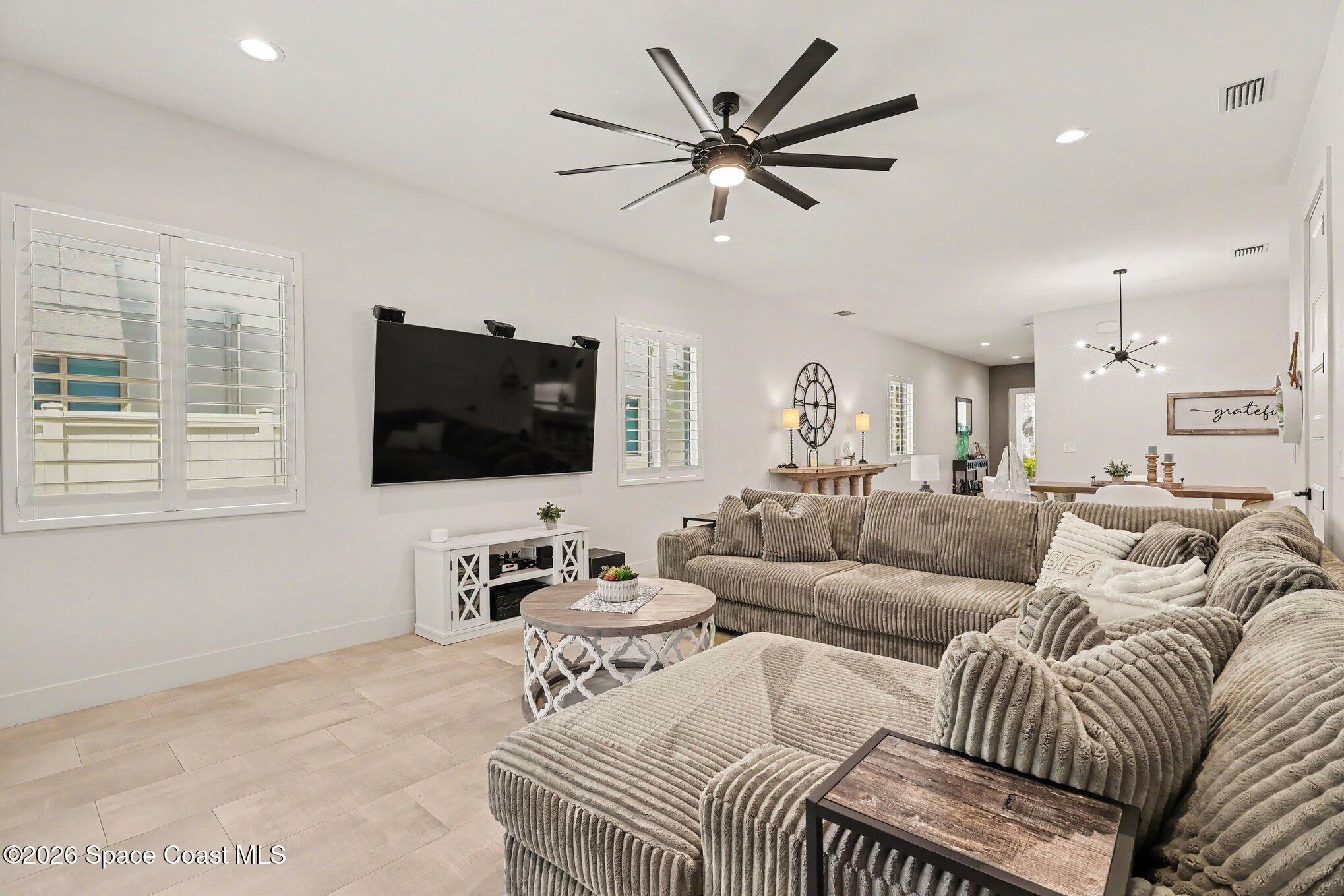 2188 Country Club Road Melbourne, FL 32901 - Photo 10 of 39 007_file_1113