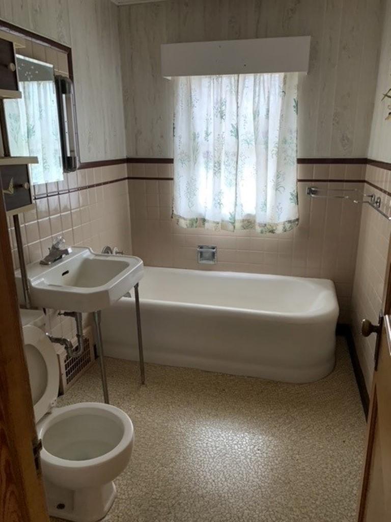 1113 Pinos Street Rhinelander, WI 54501 - Photo 17 of 24 Gallery Image 17