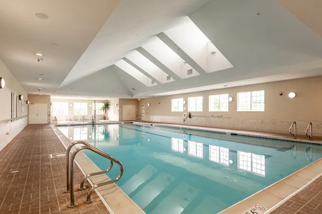 $440,000 | 2819 Normandy Circle, Naperville, IL 60564