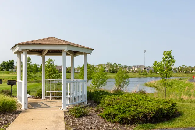 $440,000 | 2819 Normandy Circle, Naperville, IL 60564