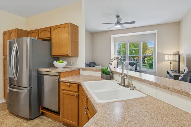 $440,000 | 2819 Normandy Circle, Naperville, IL 60564