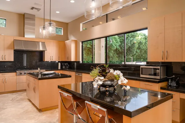 $2,400,000 | 72116 Clancy Lane, Rancho Mirage, CA 92270