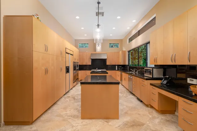 $2,400,000 | 72116 Clancy Lane, Rancho Mirage, CA 92270