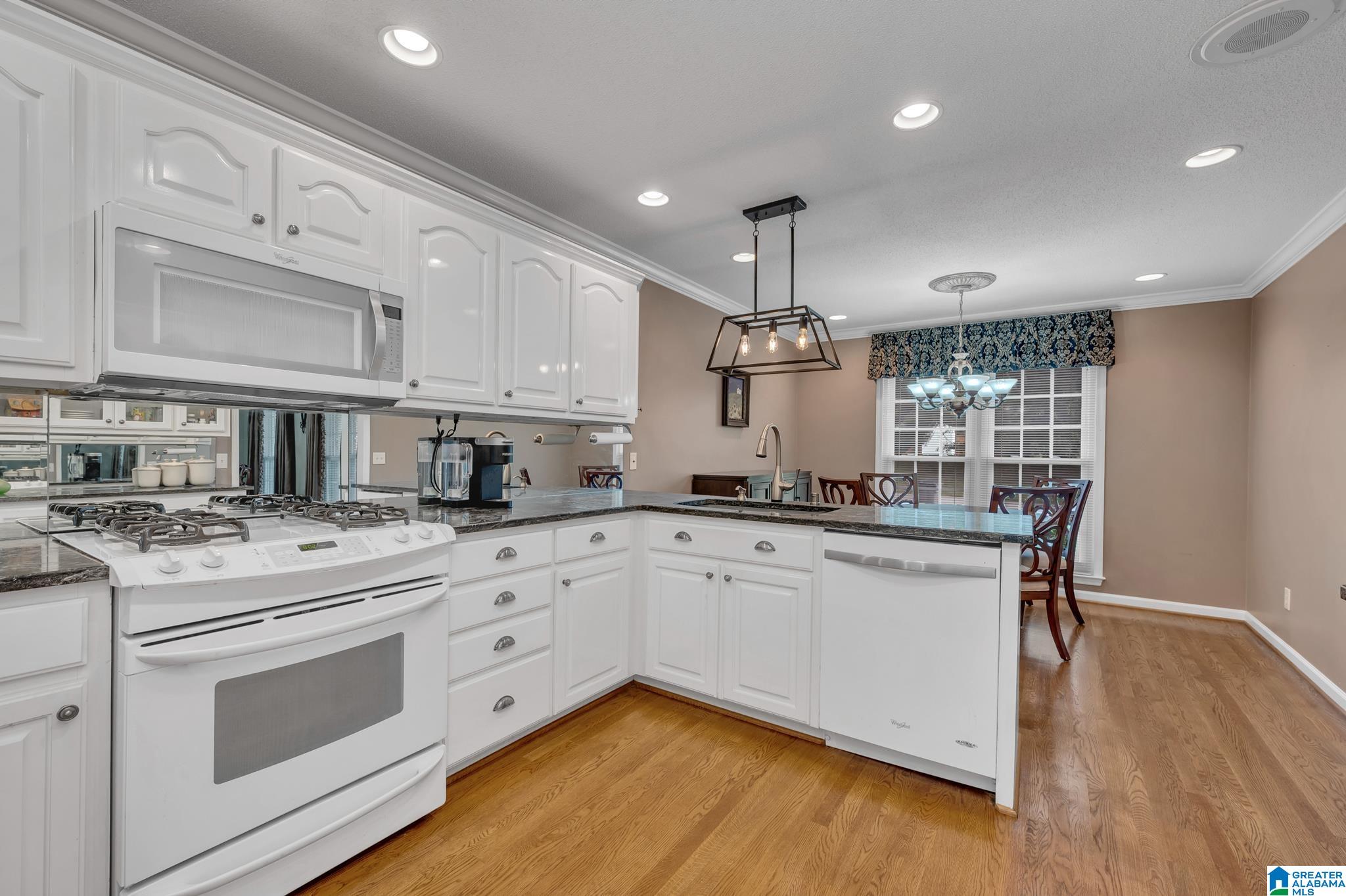 885 Springmeadow Drive Gardendale, AL 35071 - Photo 5 of 52