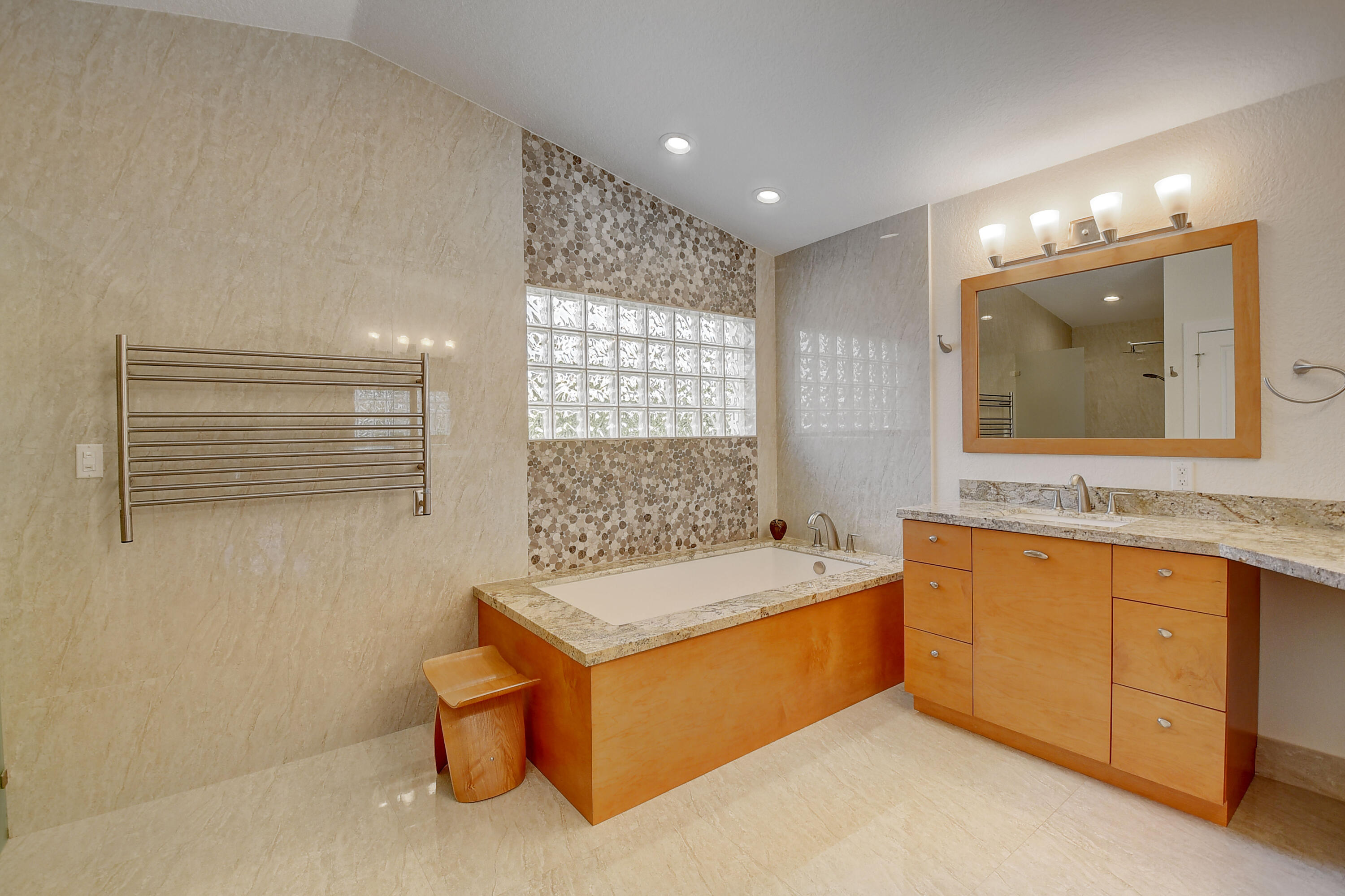 7332 Falls Road West Boynton Beach, FL 33437 - Photo 17 of 43 Heated Towel Bar