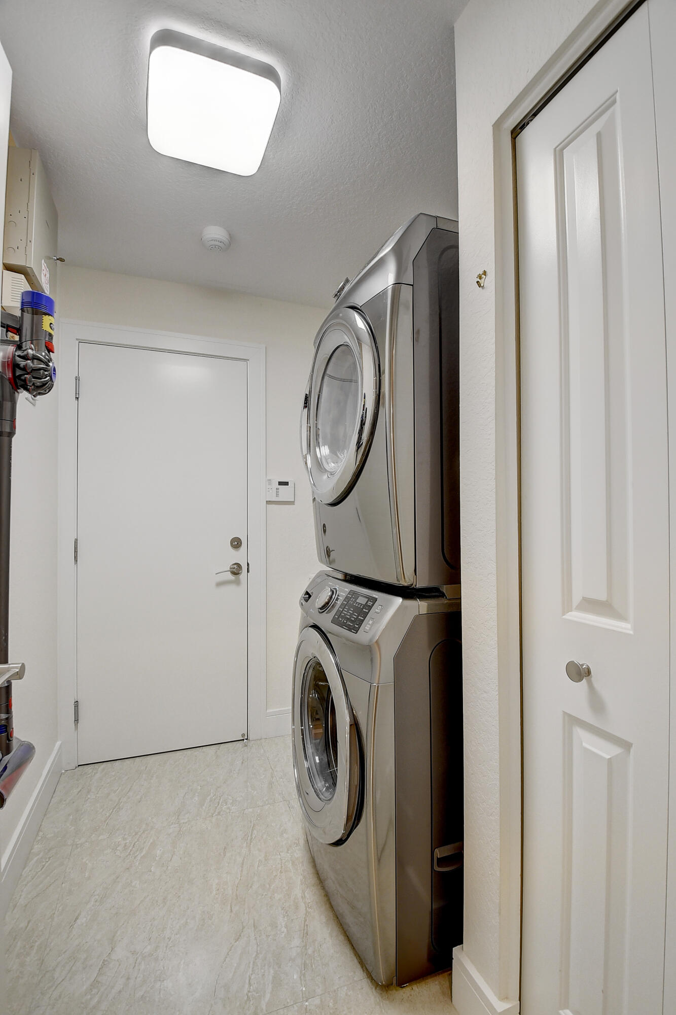7332 Falls Road West Boynton Beach, FL 33437 - Photo 21 of 43 Laundry Room