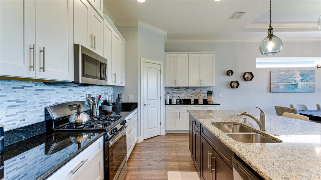 4511 Terrazza Court Lakewood Ranch, FL 34211 - Photo 12 of 65