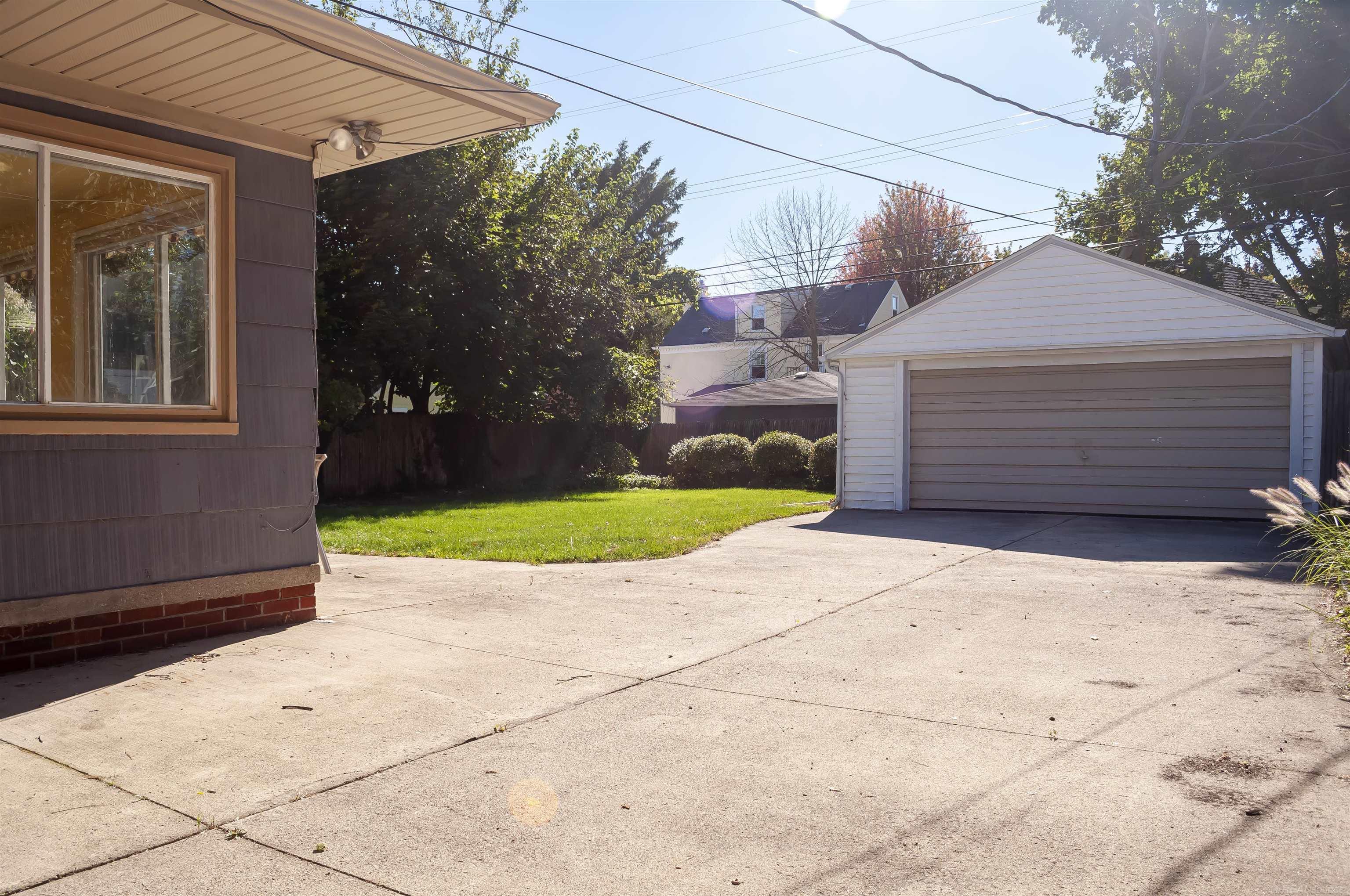 1229 Cadieux Road Grosse Pointe Park, MI 48230 - Photo 34 of 42