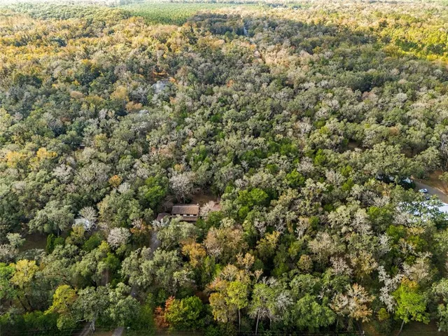 an outdoor view of a house