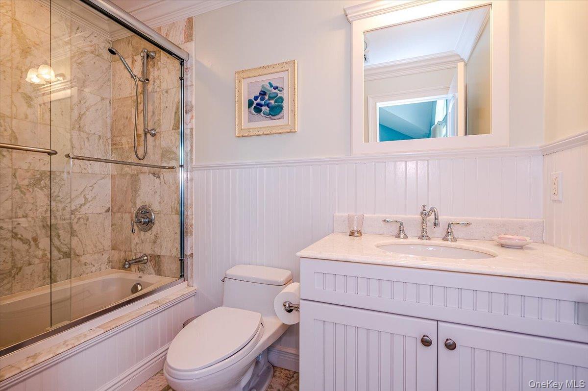 83 Ithaca Avenue Atlantic Beach, NY 11509 - Photo 30 of 45 Bathroom / Jacuzzi Tub & Shower