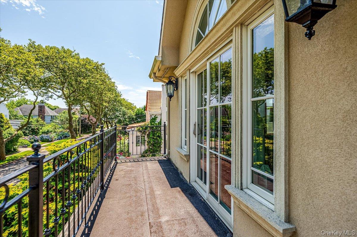83 Ithaca Avenue Atlantic Beach, NY 11509 - Photo 31 of 45 View of balcony
