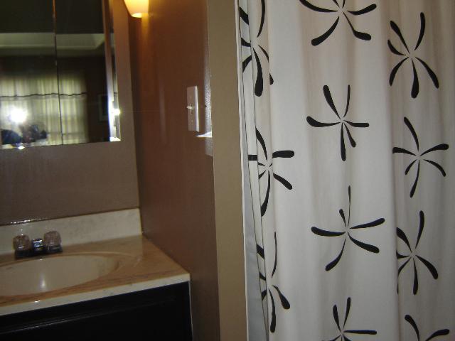 1312 West Queens Court Road Peoria, IL 61614 - Photo 6 of 9 Gallery Image 6
