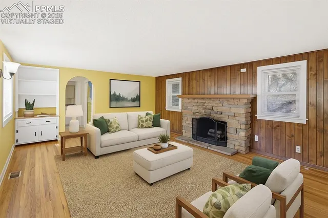 $350,000 | 2002 Oak Way, Colorado Springs, CO 80906