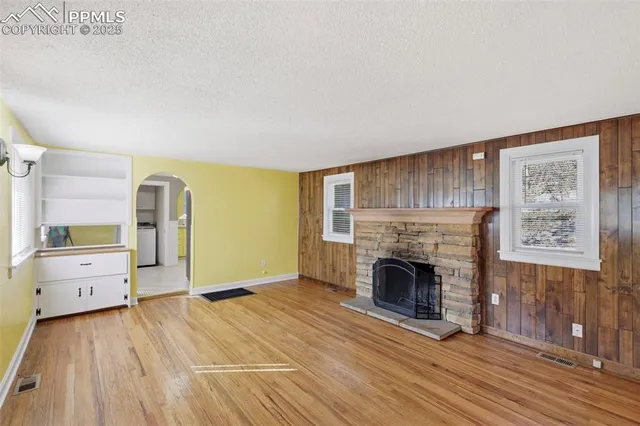 $350,000 | 2002 Oak Way, Colorado Springs, CO 80906