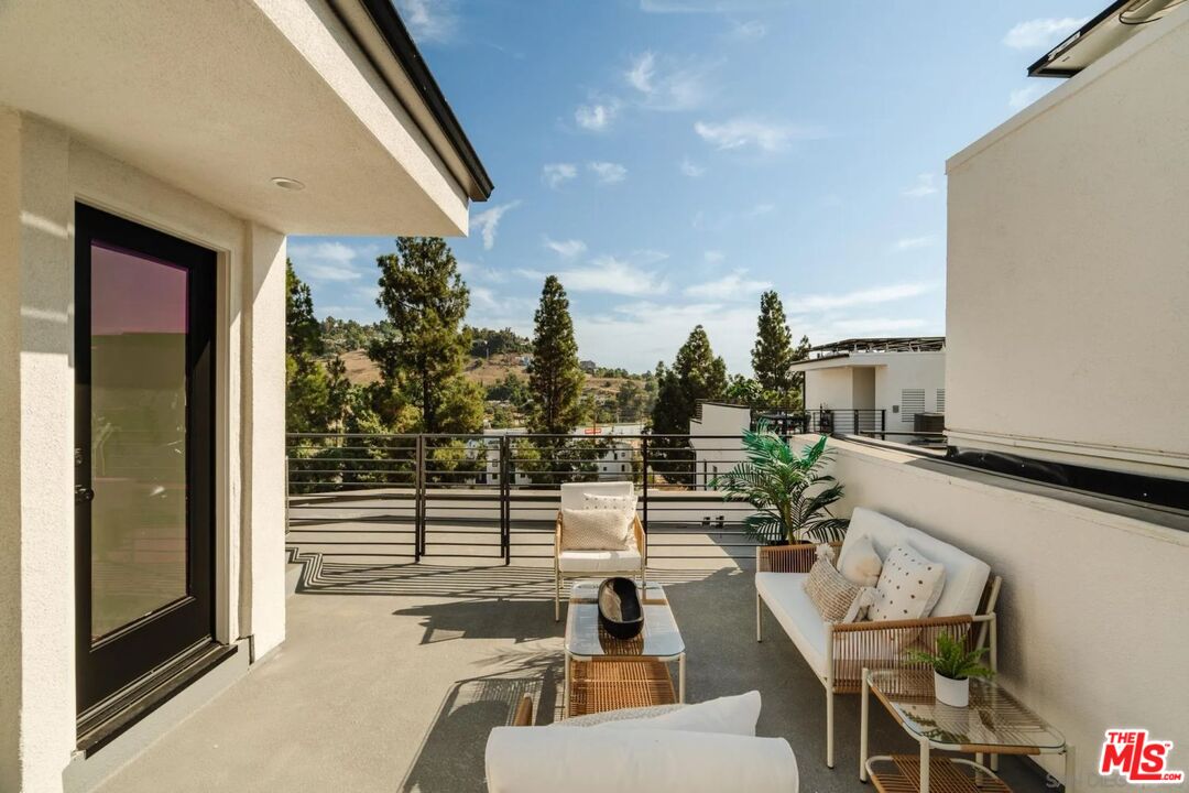 3863 North Riley Lane Los Angeles, CA 90065 - Photo 15 of 17