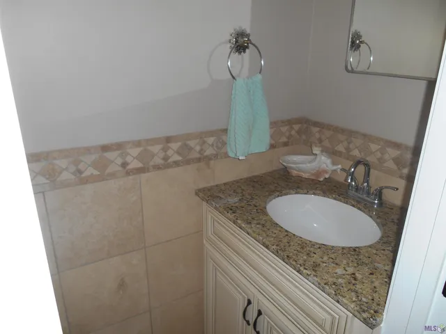 $174,900 | 288 Fountainbleau Drive, Baton Rouge, LA 70819