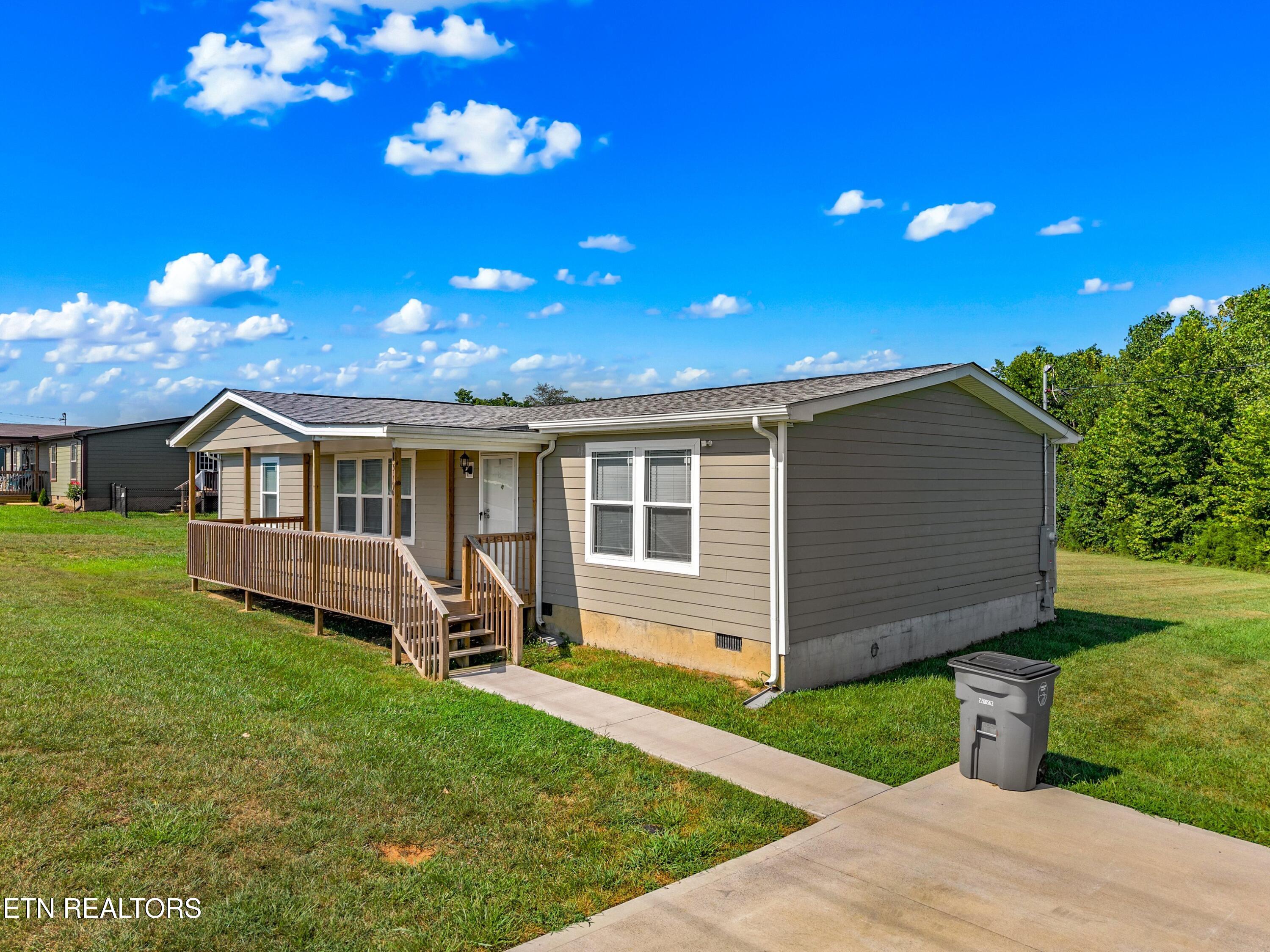 1516 River Path Morristown, TN 37813 - Photo 2 of 29 002-1516RiverPath-Morristown-TN-37813-SM
