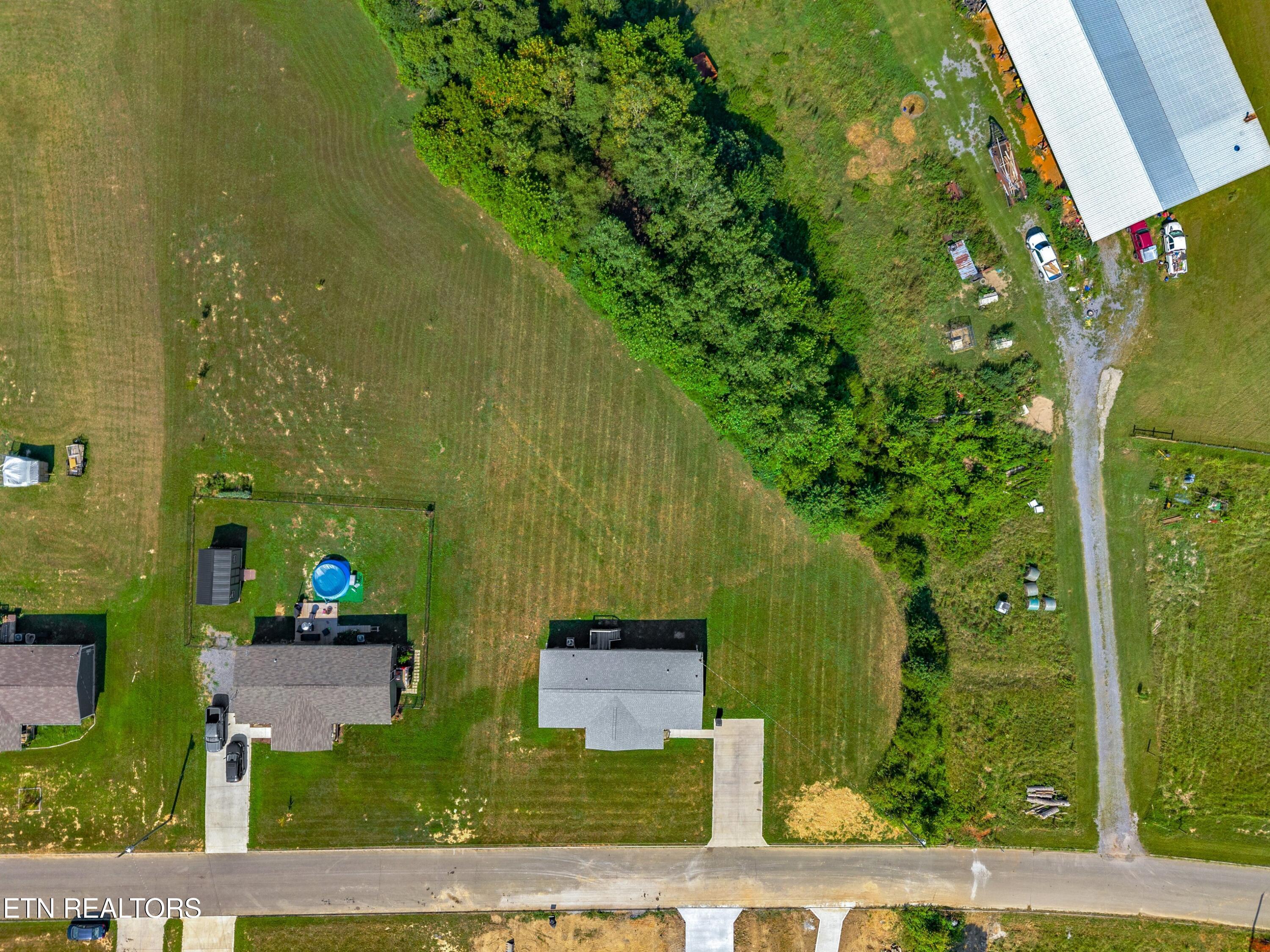 1516 River Path Morristown, TN 37813 - Photo 24 of 29 025-1516RiverPath-Morristown-TN-37813-SM