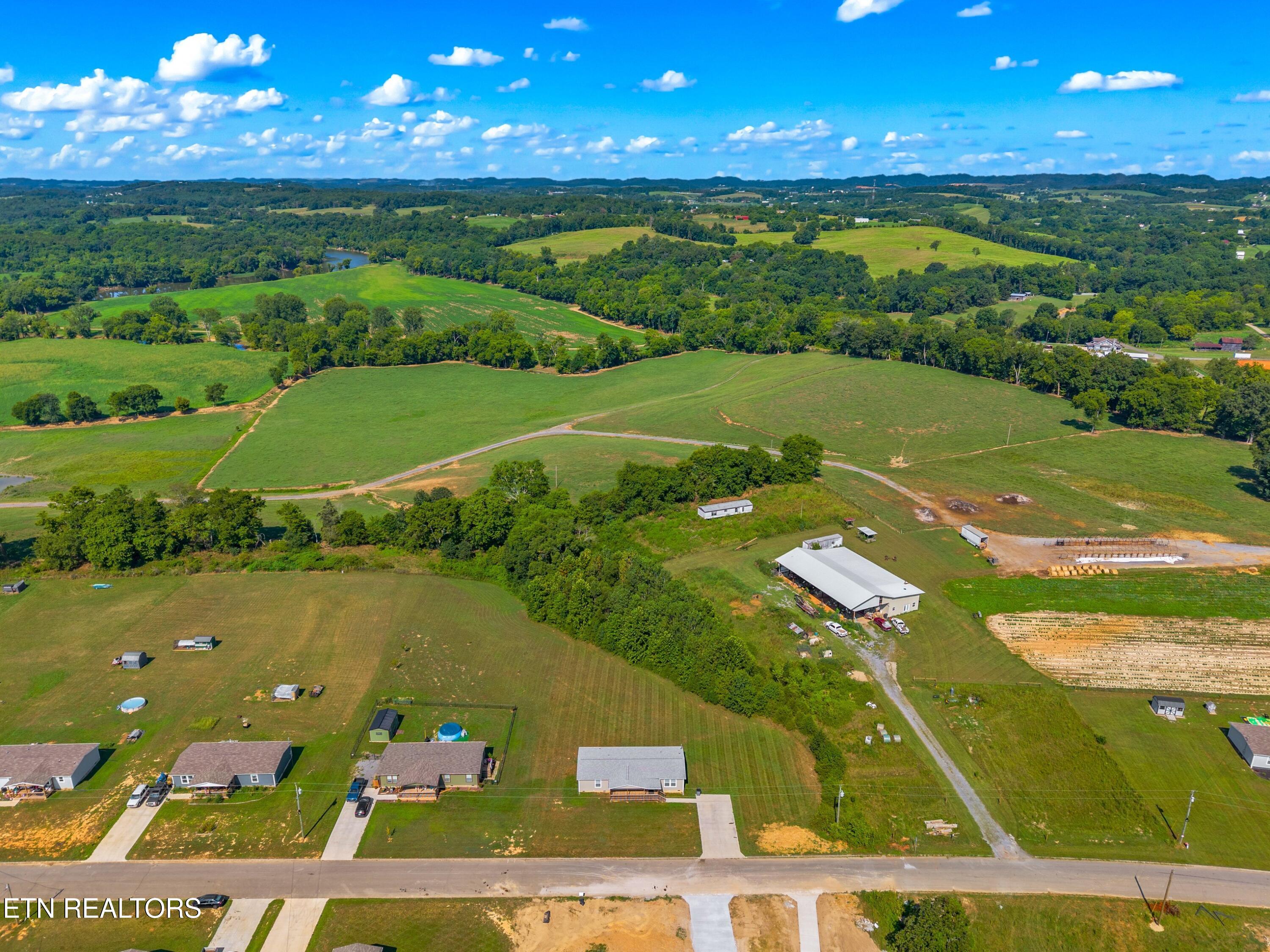 1516 River Path Morristown, TN 37813 - Photo 25 of 29 026-1516RiverPath-Morristown-TN-37813-SM