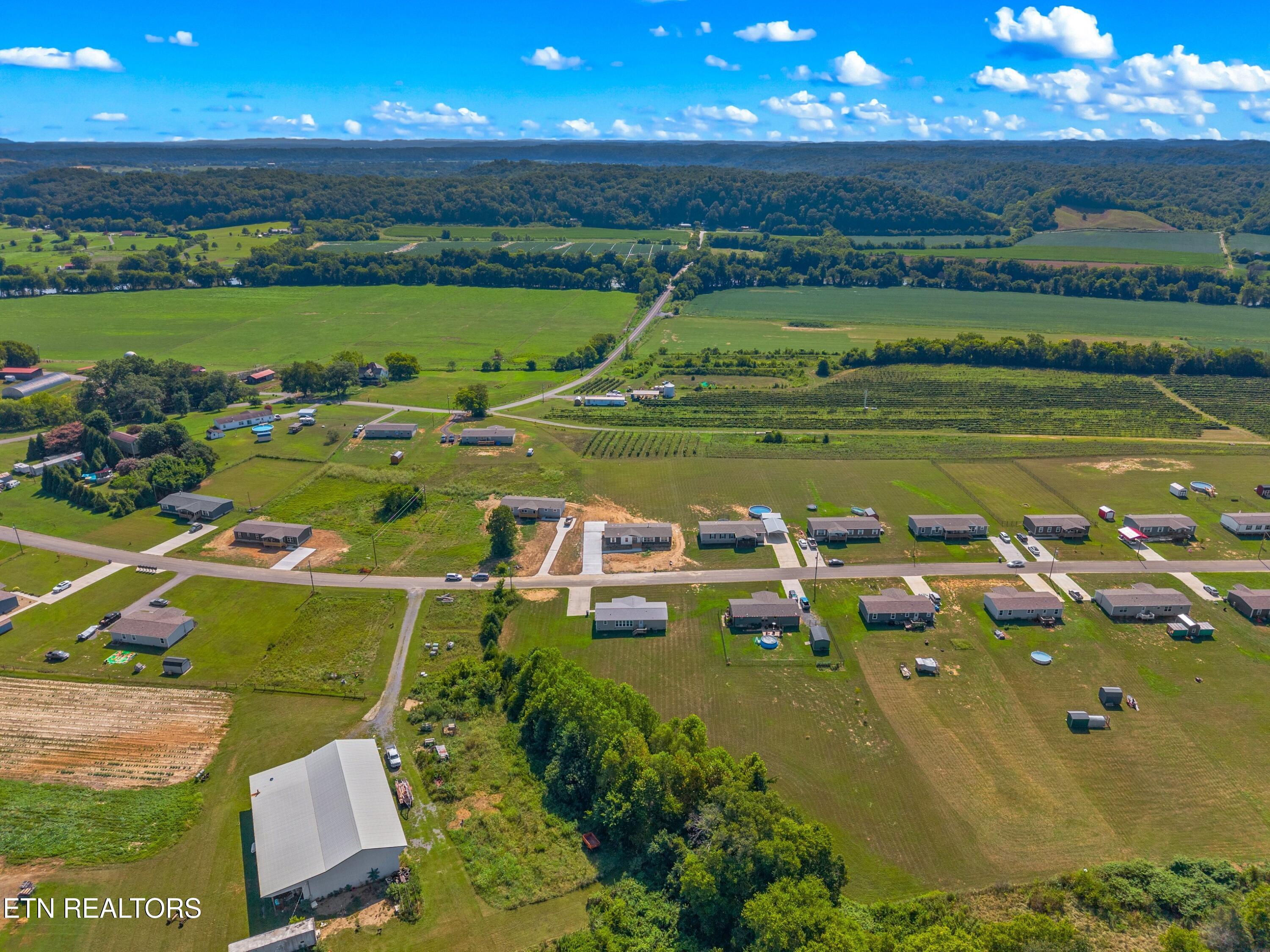 1516 River Path Morristown, TN 37813 - Photo 26 of 29 027-1516RiverPath-Morristown-TN-37813-SM