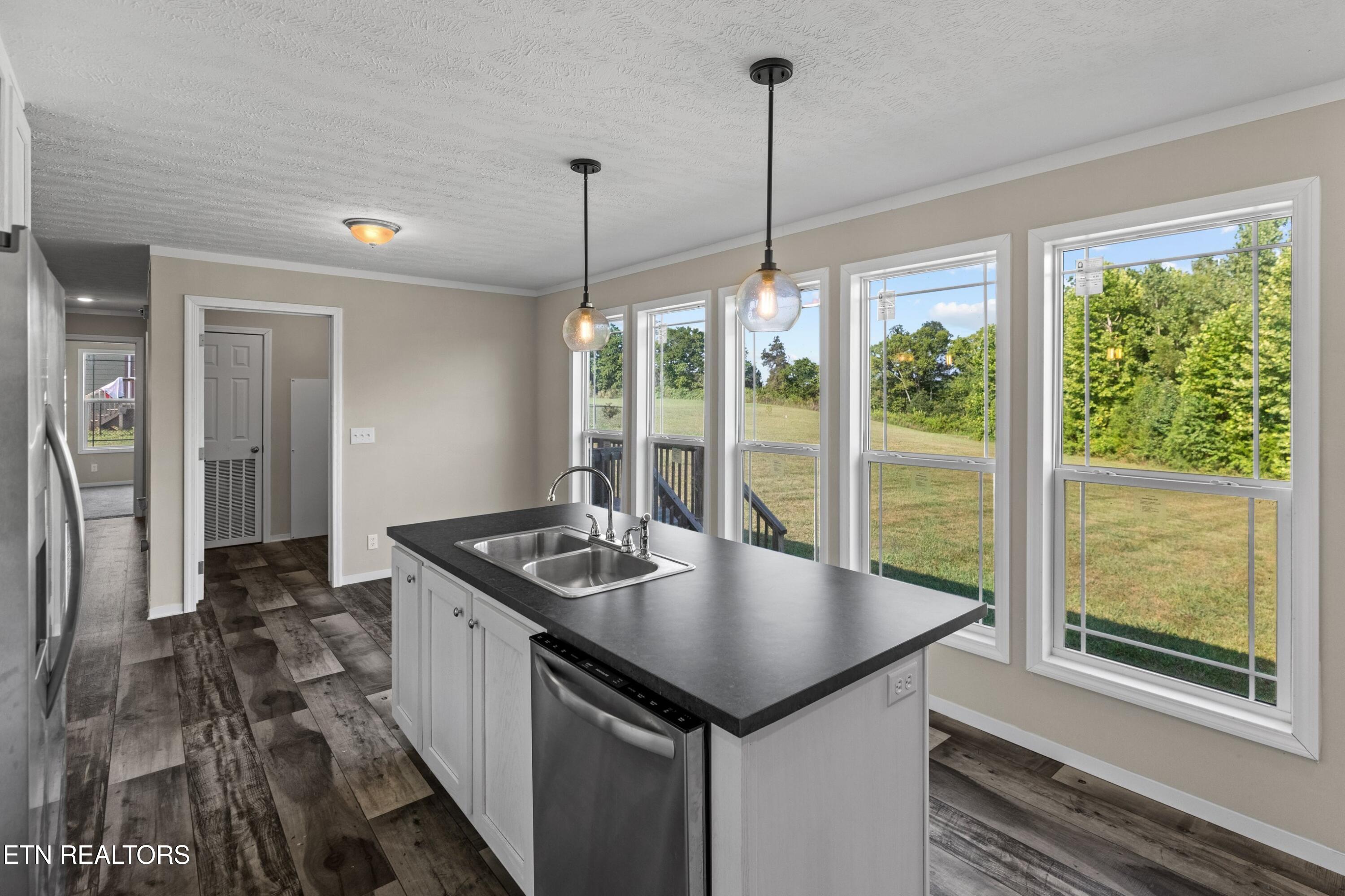 1516 River Path Morristown, TN 37813 - Photo 6 of 29 008-1516RiverPath-Morristown-TN-37813-SM