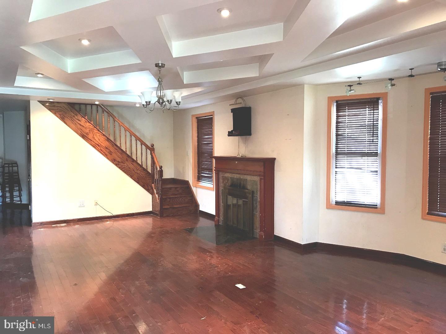 4401-3 Decatur Street Philadelphia, PA 19136 - Photo 2 of 10 Living Room