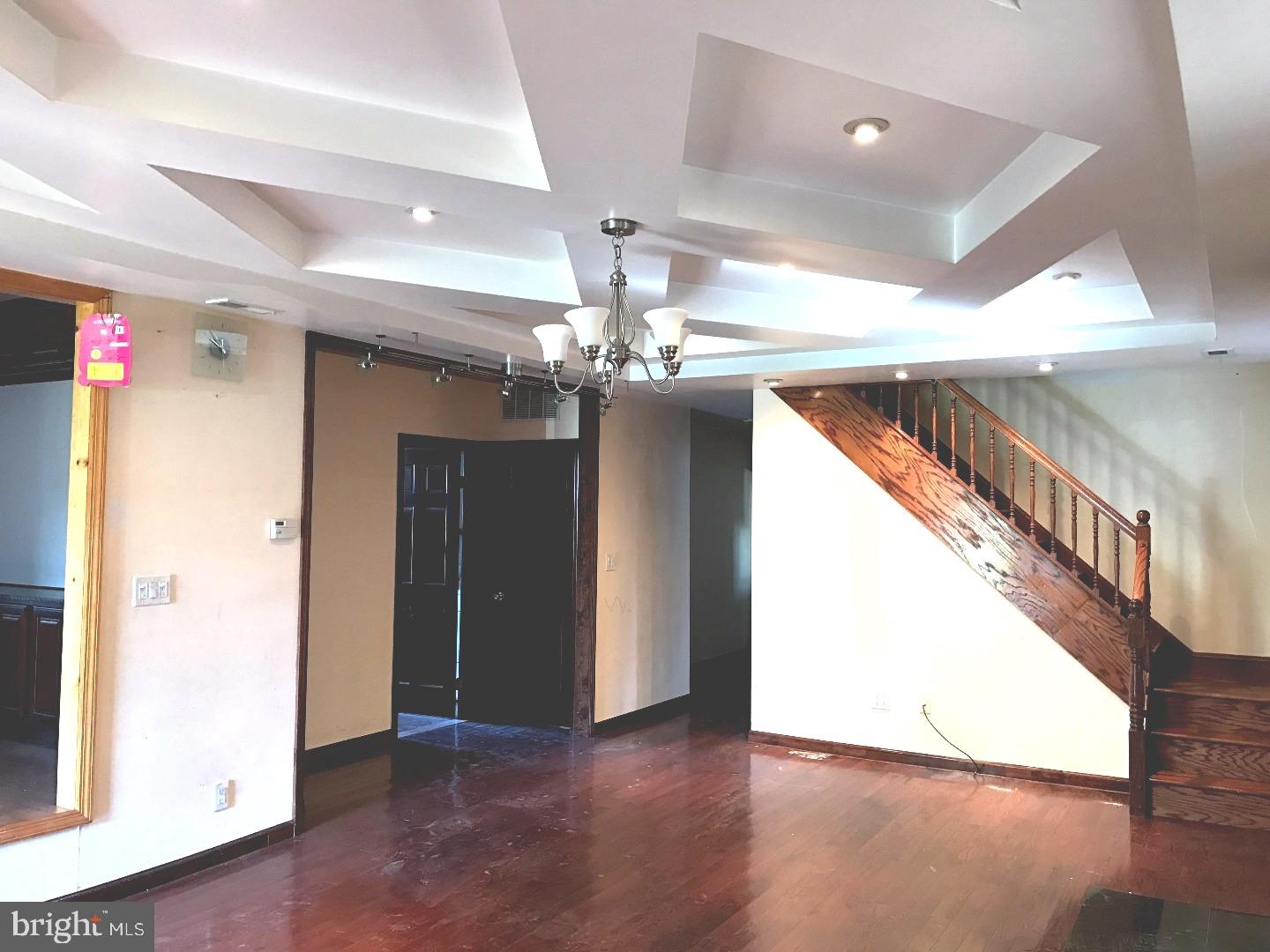 4401-3 Decatur Street Philadelphia, PA 19136 - Photo 3 of 10 Living Room