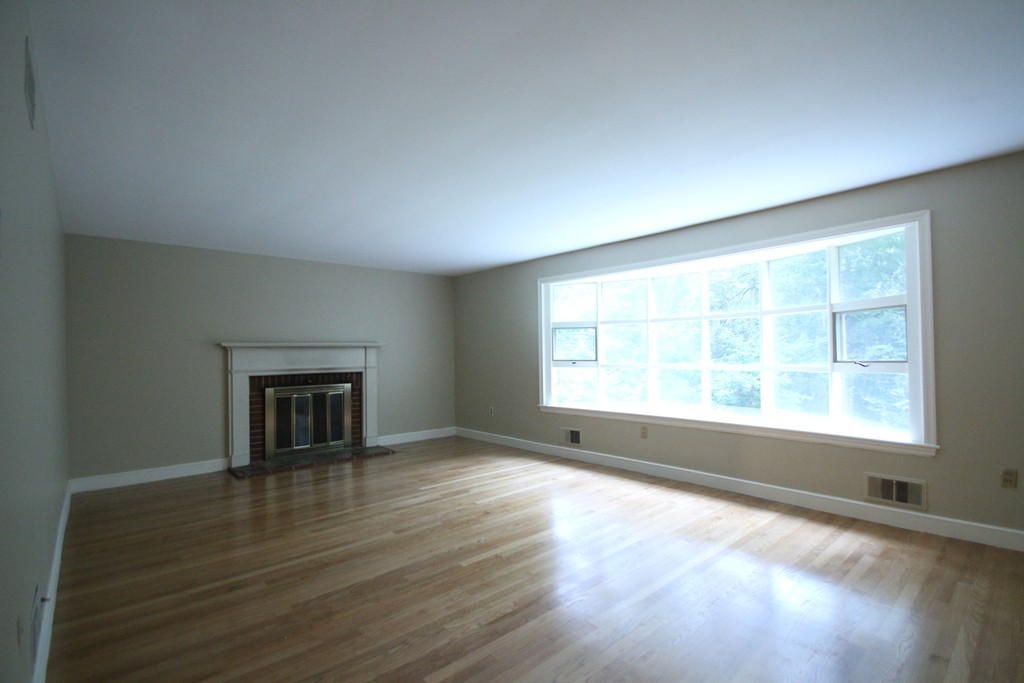 83 Warren Road Ashland, MA 01721 - Photo 5 of 18 Gallery Image 5