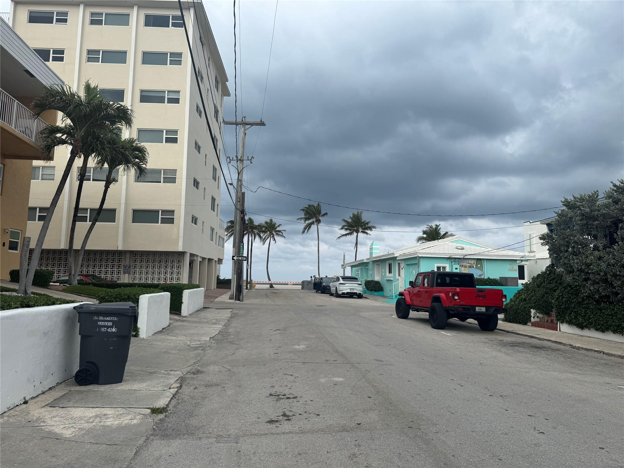 323 Monroe Street, Unit 2 Hollywood, FL 33019 - Photo 13 of 31 Photo 13