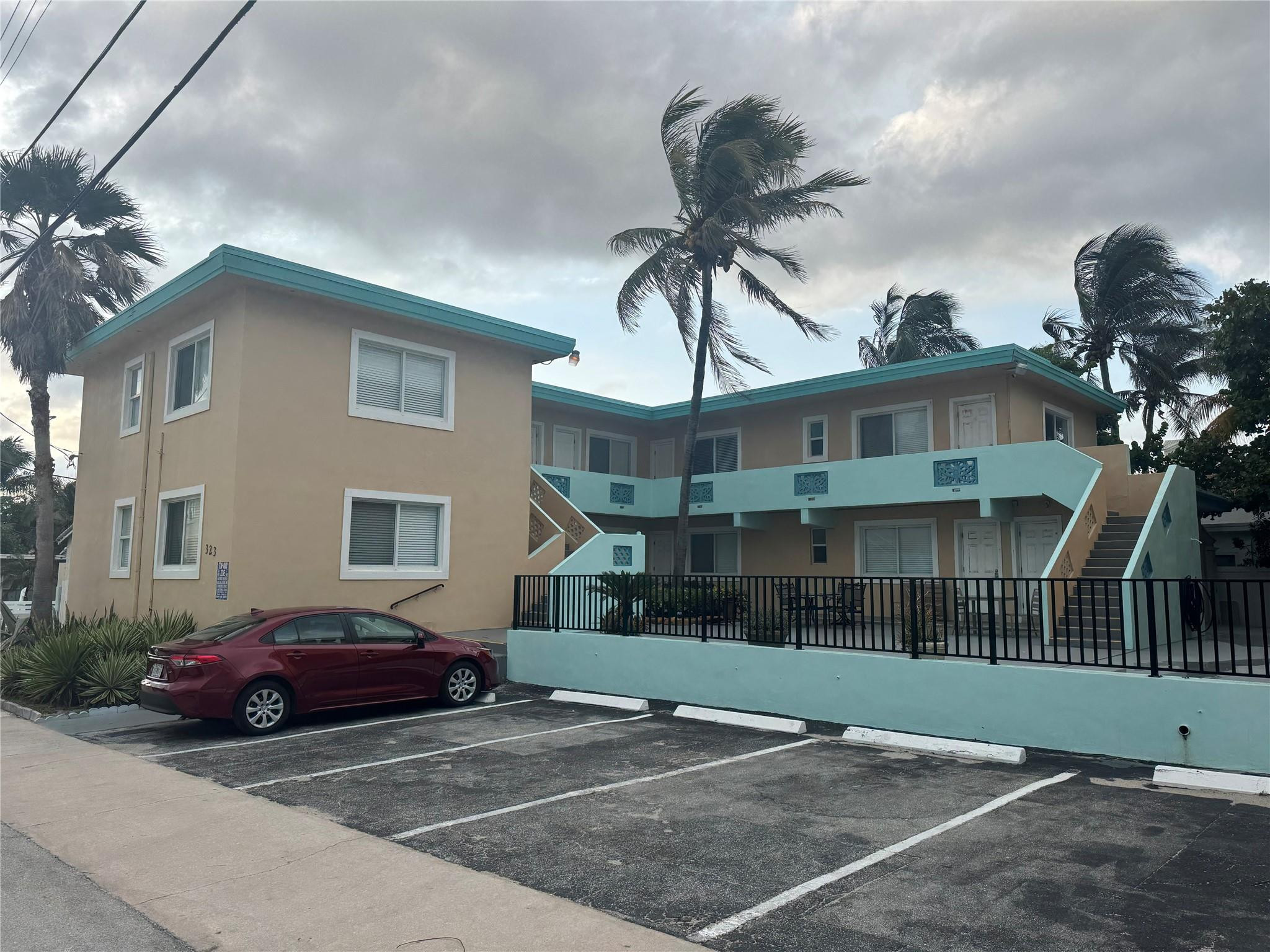 323 Monroe Street, Unit 2 Hollywood, FL 33019 - Photo 14 of 31 Photo 14