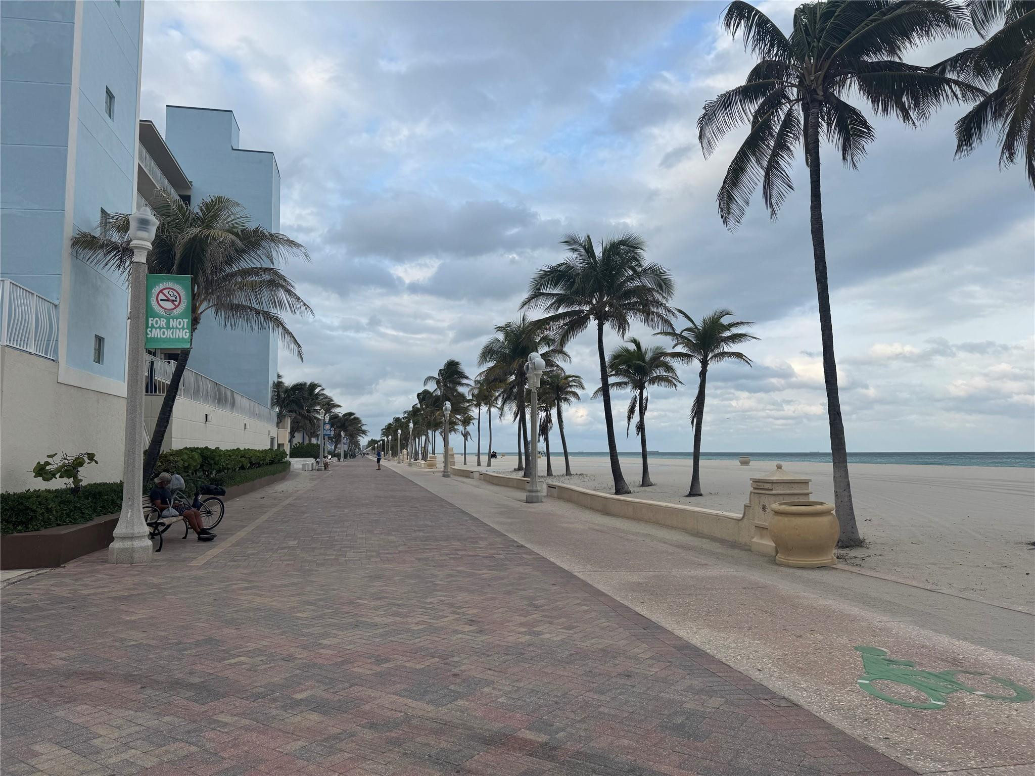 323 Monroe Street, Unit 2 Hollywood, FL 33019 - Photo 19 of 31 Photo 19