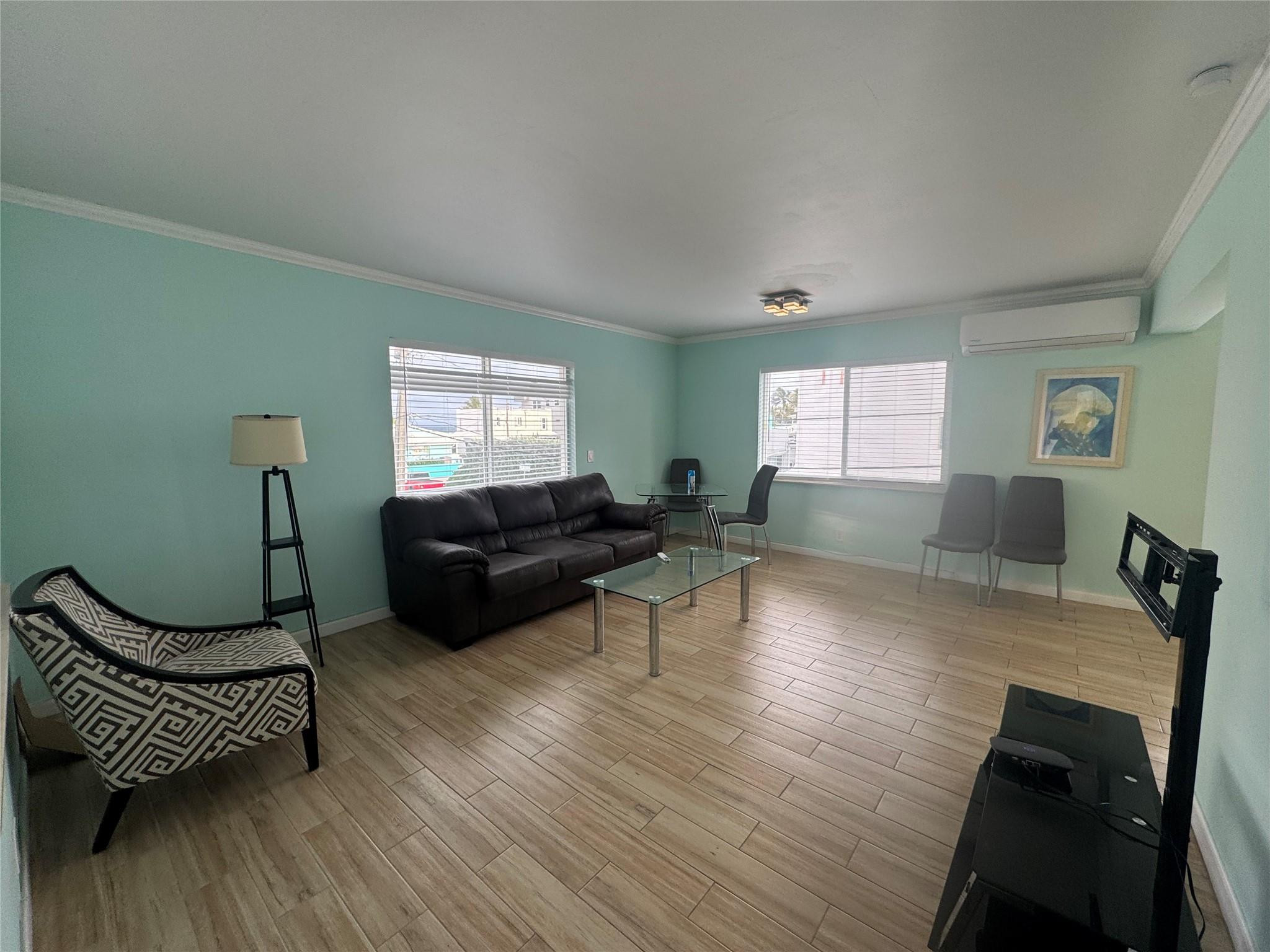 323 Monroe Street, Unit 2 Hollywood, FL 33019 - Photo 3 of 31 Photo 3