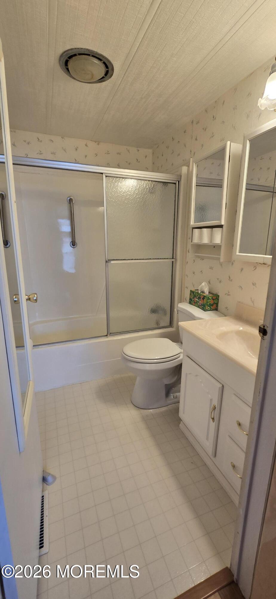 505 Rosalind Road Freehold, NJ 07728 - Photo 16 of 21 20260403_140625_2nd Full Bathroom