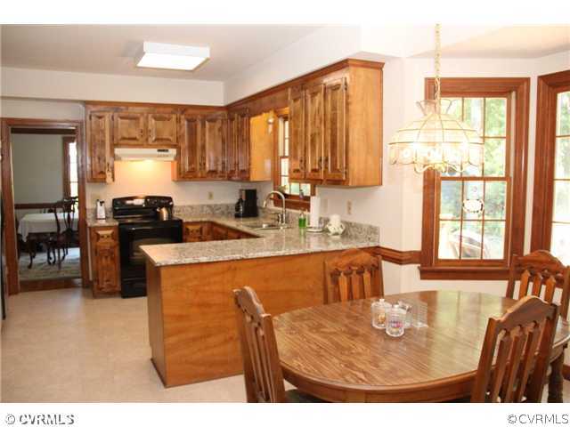 3017 Crossfield Road Henrico, VA 23233 - Photo 3 of 12 Kitchen