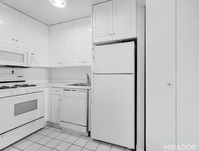 $5,400 | 304 East 20th Street, Unit PHH | Gramercy