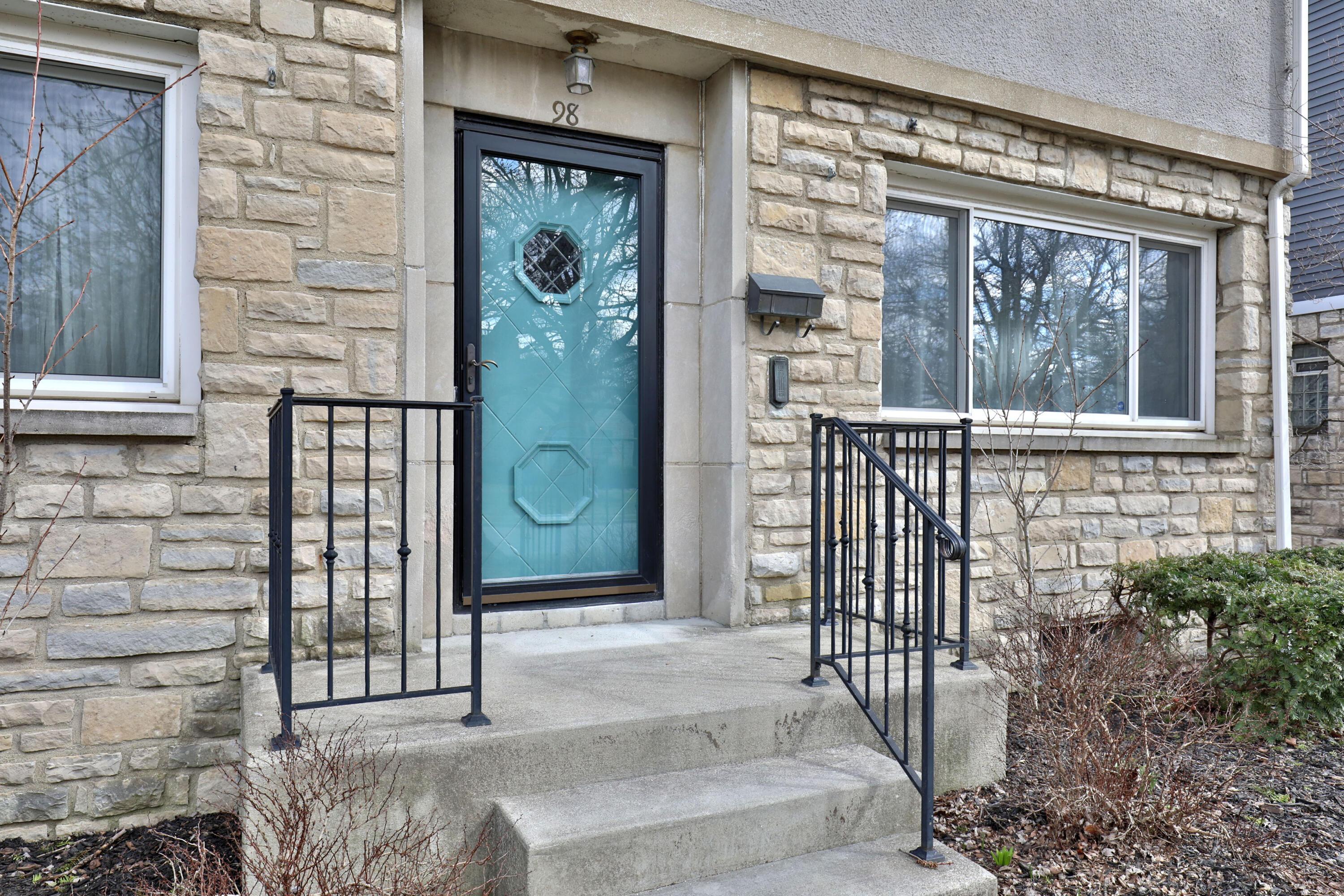 98 North Merkle Road Columbus, OH 43209 - Photo 4 of 46