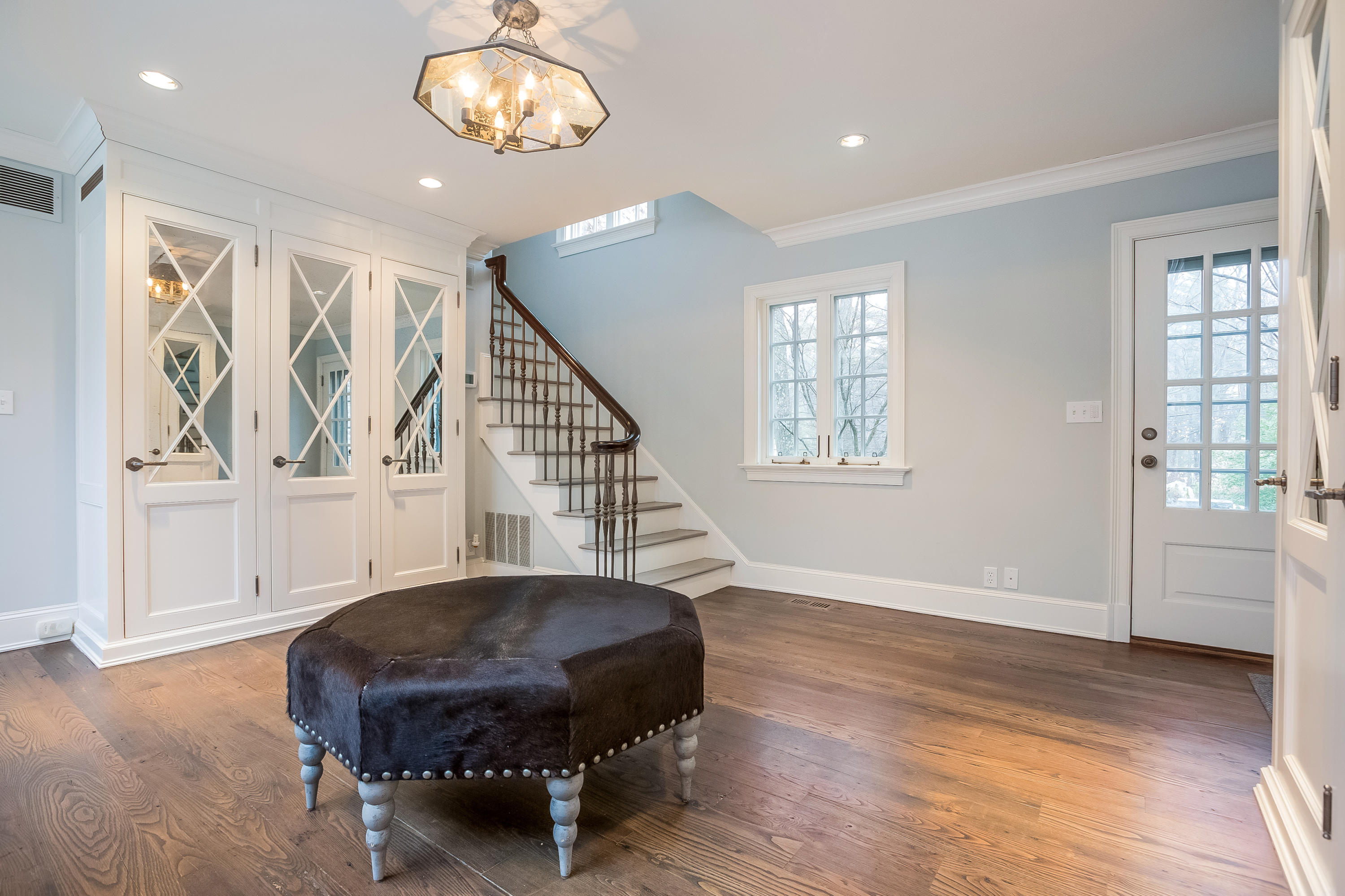 29 Sunswyck Road Darien, CT 06820 - Photo 20 of 59 a living room with furniture and a window
