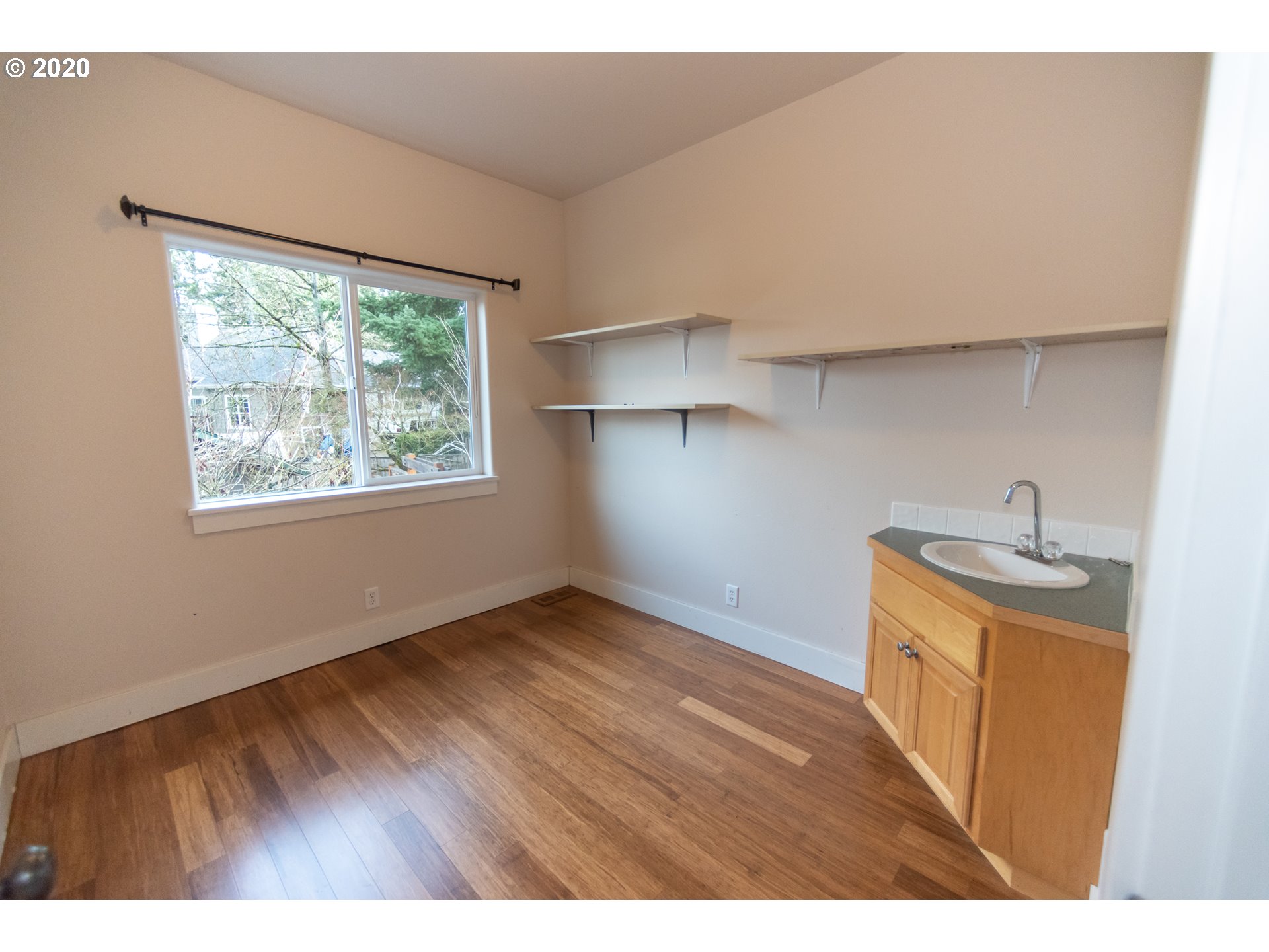 909 South 67th Street Springfield, OR 97478 - Photo 11 of 27