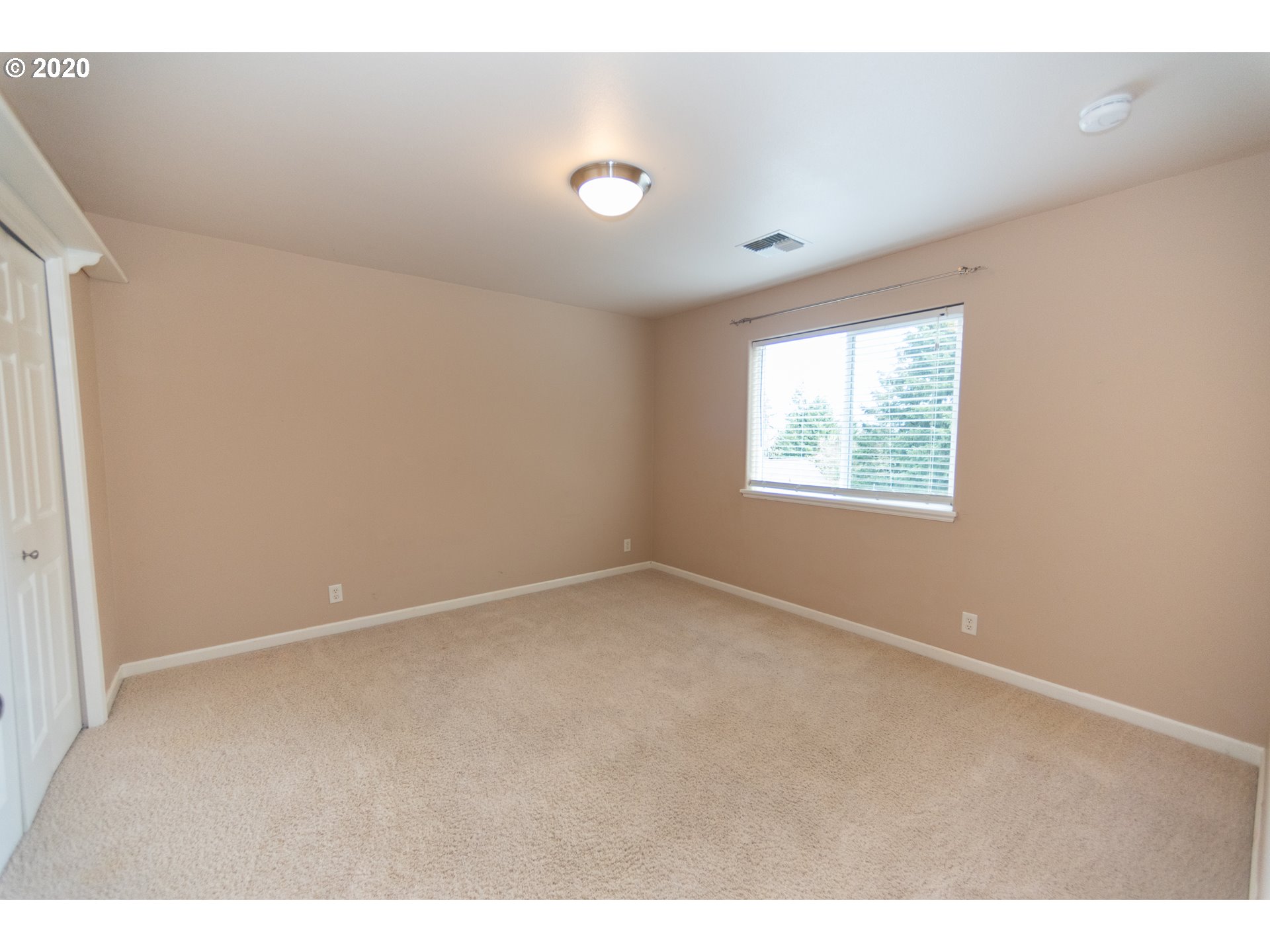 909 South 67th Street Springfield, OR 97478 - Photo 14 of 27
