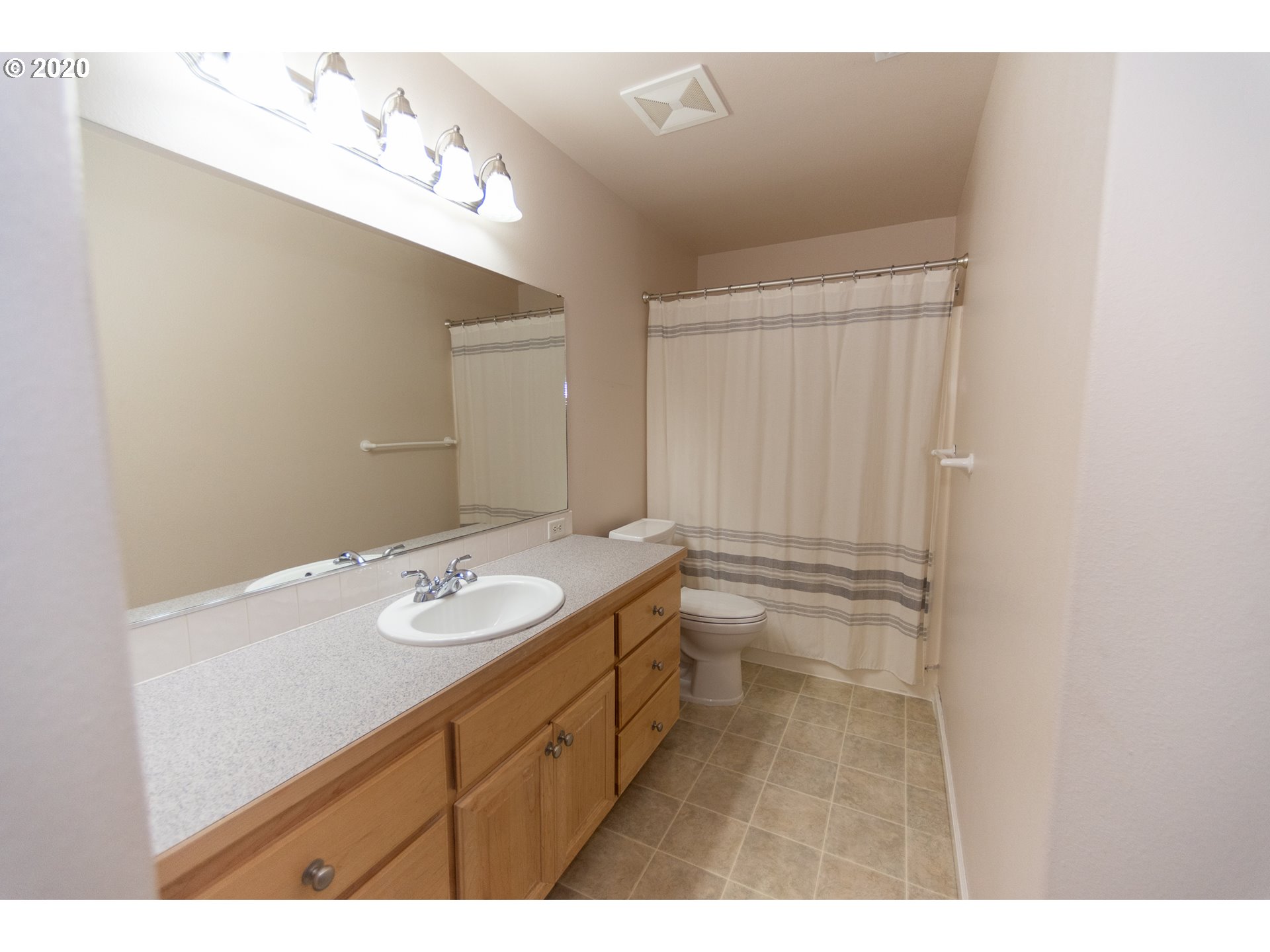 909 South 67th Street Springfield, OR 97478 - Photo 15 of 27