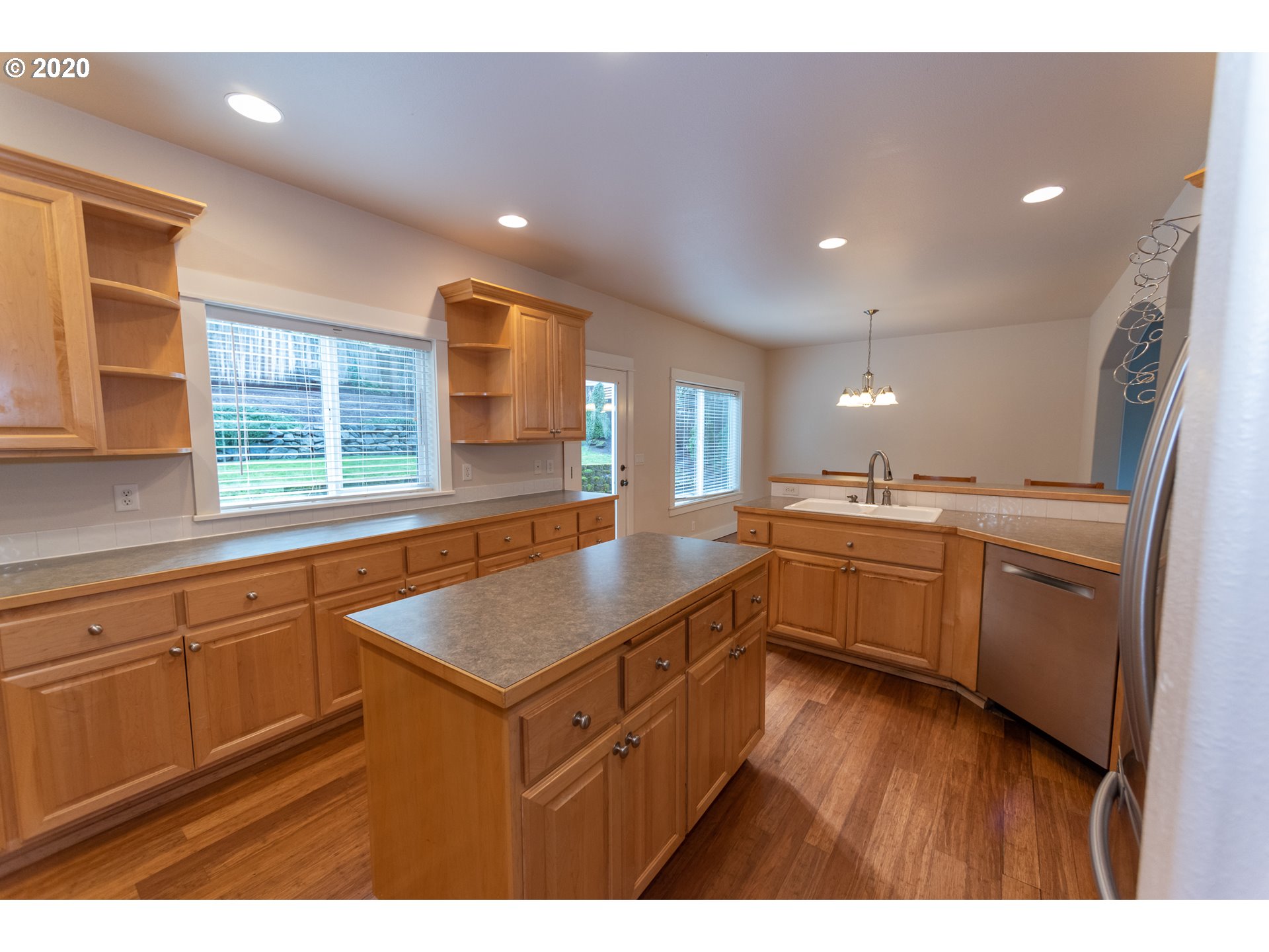 909 South 67th Street Springfield, OR 97478 - Photo 6 of 27