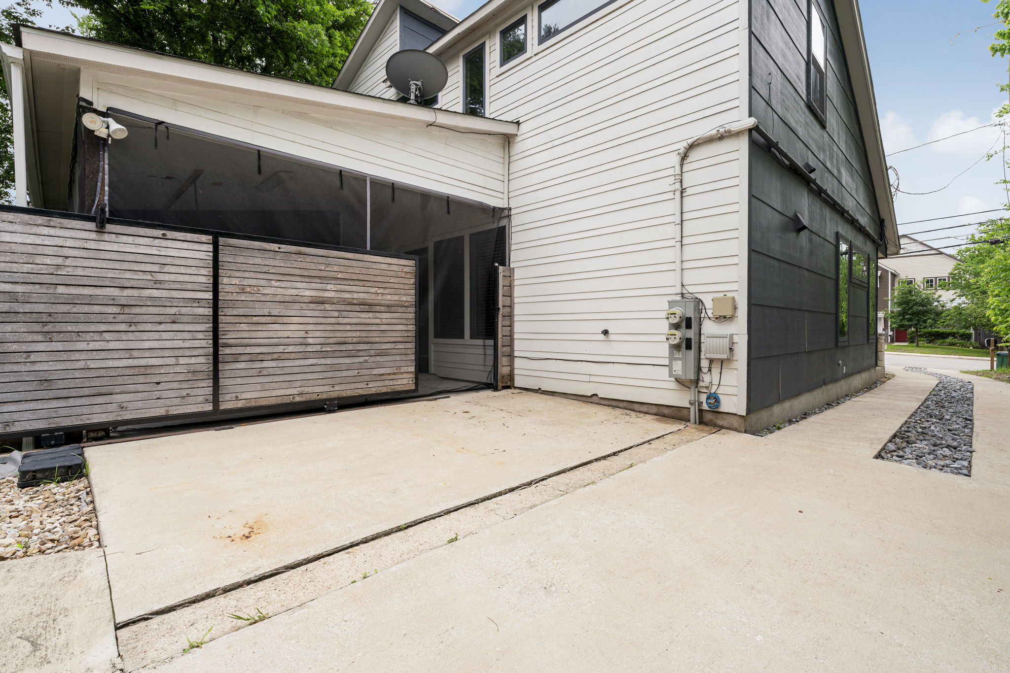 5204 Samuel Huston Avenue, Unit A Austin, TX 78721 - Photo 35 of 38 Covered and gated entry carport for privacy