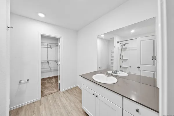 $1,995 | 401 Alta Vista Terrace, Seguin, TX 78155