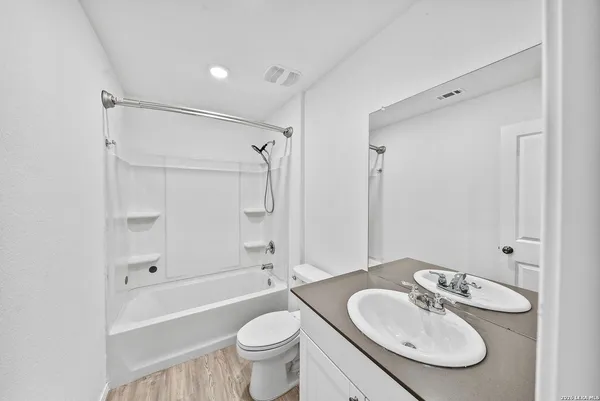 $1,995 | 401 Alta Vista Terrace, Seguin, TX 78155