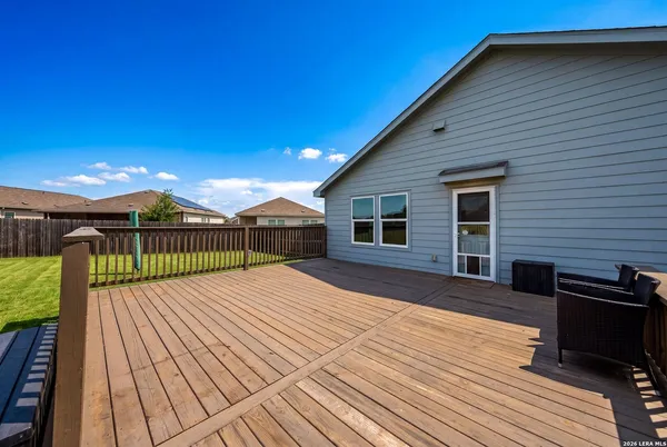 $1,995 | 401 Alta Vista Terrace, Seguin, TX 78155