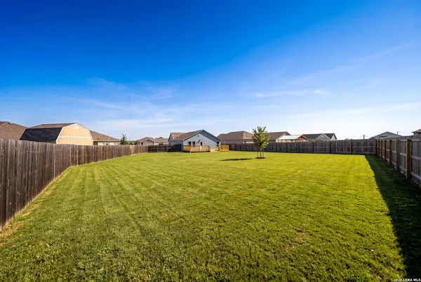 $1,995 | 401 Alta Vista Terrace, Seguin, TX 78155