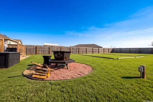 $1,995 | 401 Alta Vista Terrace, Seguin, TX 78155