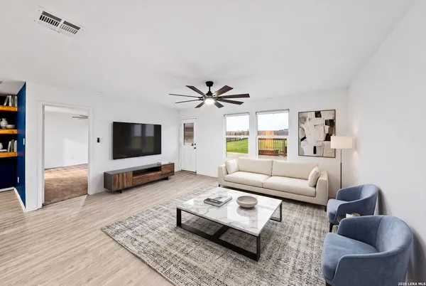 $1,995 | 401 Alta Vista Terrace, Seguin, TX 78155