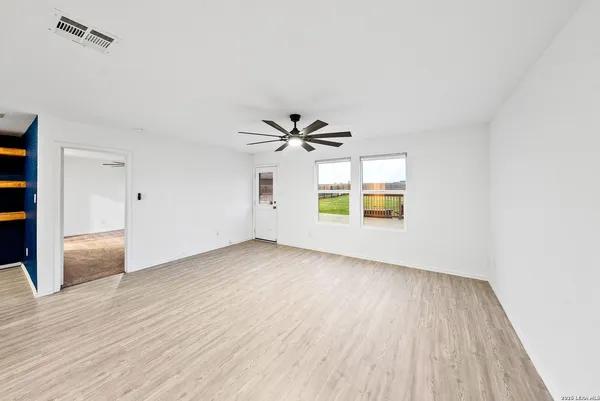 $1,995 | 401 Alta Vista Terrace, Seguin, TX 78155