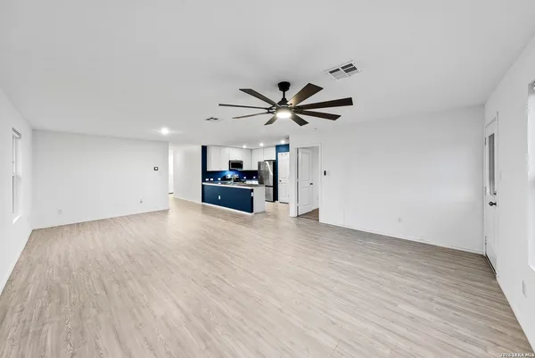 $1,995 | 401 Alta Vista Terrace, Seguin, TX 78155